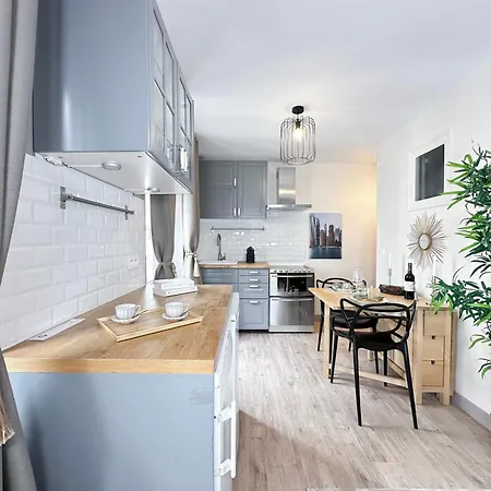 Eiffel Tower Appartement *